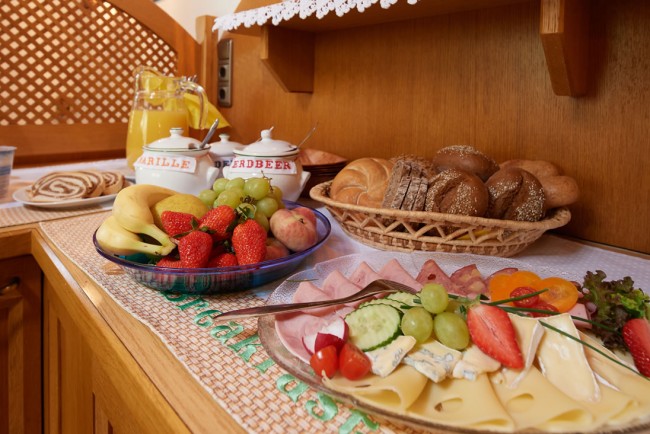Frühstücksbuffet im Haus Obermühle - Urlaub am Bio-Bauernhof